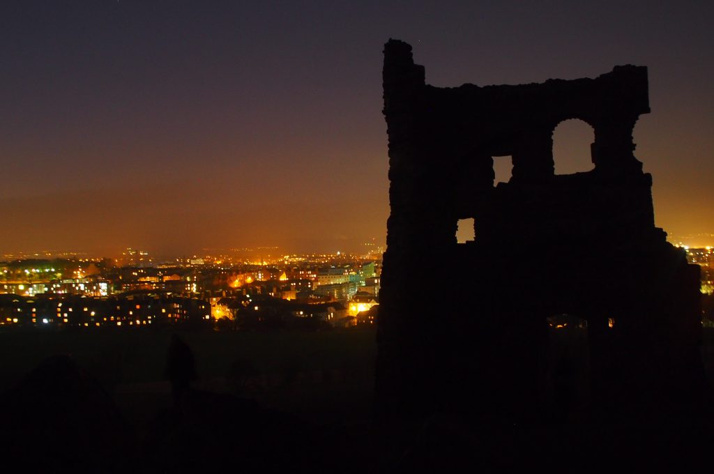 Edinburg bij nacht cathinca van sprundel