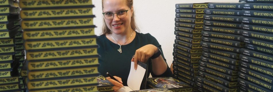 Cathinca signeert stapels van haar nieuwste boek